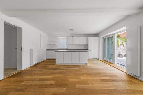 Wohnraum mit Küche und Terrasse - Wohnen - Arbeiten beim Pasinger Stadtpark, bereit zum Einziehen, Besicht. Fr. 24.10. n. Vereinb.