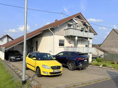 Außenansicht - 8 Zimmer Mehrfamilienhaus, Wohnhaus zum Kaufen in Kölbingen