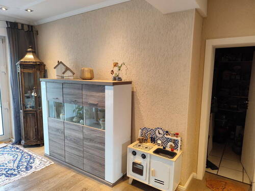 Wohnzimmer mit Abstellkammer - 