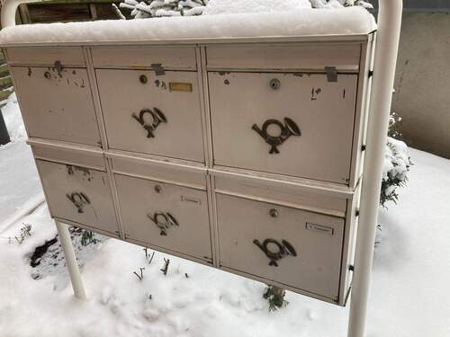 Breifkastenanlage - 8 Zimmer Mehrfamilienhaus, Wohnhaus in Wilkau-Haßlau