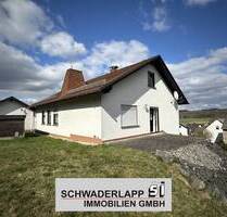 Großzügiges Einfamilienhaus mit Einliegerwohnung - perfekt für Familie oder Wohnen & Arbeiten - Ewighausen