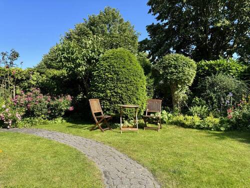 malerischer Garten - 