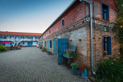 Hofansicht - Einfamilienhaus mit 1,30 m&sup2; in Krzyz zum Kaufen