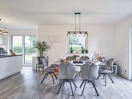 Beispiel-Küche-Essbereich - 6 Zimmer Einfamilienhaus in Rosenheim / Happing