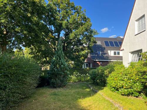 Vordergarten - 7 Zimmer Einfamilienhaus zum Kaufen in Hamburg