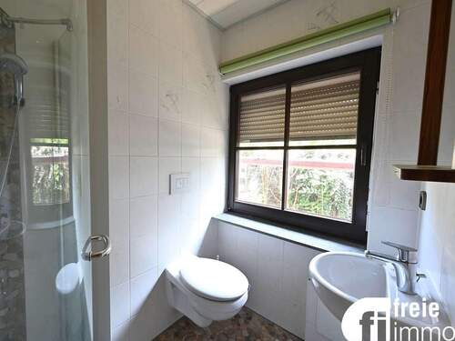 Gäste WC mit Dusche - 