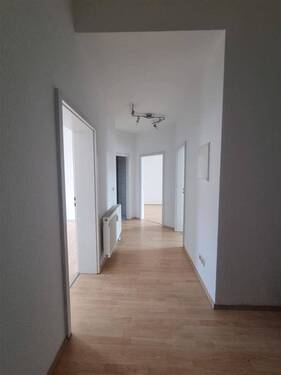 Flur 3 - 3 Zimmer Etagenwohnung in Chemnitz