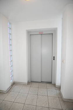 Eingangsbereich zur Wohnung - 3 Zimmer Etagenwohnung in Friedrichshafen