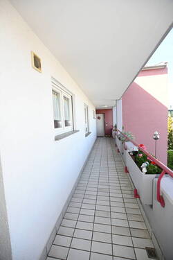 Diele - Etagenwohnung mit 89,10 m&sup2; in Friedrichshafen zum Kaufen