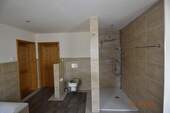 Bad, Dusche und Toilette - 