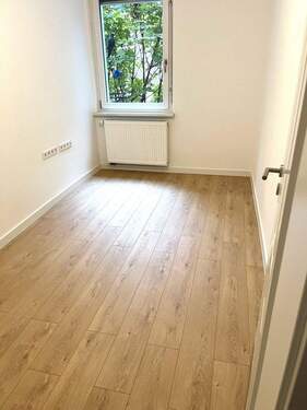 Arbeits- / Kinderzimmer - 