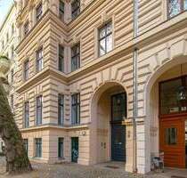 Husemannstraße am Kollwitzplatz: bezugsfreie Verkaufsräume im Vorderhaus in schönem Altbau - Berlin Prenzlauer Berg