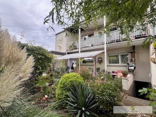 Gartenansicht der Immobilie mit Kellerzugang - 1 Zimmer Mehrfamilienhaus, Wohnhaus in Welver