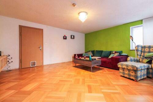 Wohnzimmer OG Haus 24 - 9 Zimmer Einfamilienhaus in Wilhermsdorf