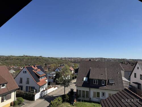 Aussicht DG Büro - Attraktives Zweifamilienhaus in Benningen am Neckar - mit Potenzial und Vermietungsertrag
