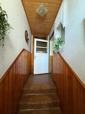 Treppenhaus - 5 Zimmer Doppelhaushälfte in Hartmannsdorf b Chemnitz