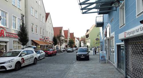 Straßenansicht (Referenz).jpg - WGH verm. mit strat. Leerstand wg. Modernis. in zentraler Innenstadt-Lage in NRW