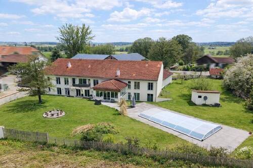 00_Hausansicht_Süden (KI) - Exklusives Anwesen mit Weitblick - Wohnen und Arbeiten perfekt kombiniert!