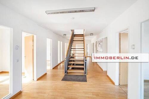 2 - 1.475.000,00&nbsp;EUR Kaufpreis, ca.&nbsp; 325,00&nbsp;m&sup2;&nbsp;Wohnfl&auml;che