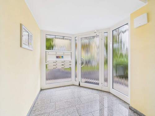 Eingangsbereich Treppenhaus - 1 Zimmer Etagenwohnung in Weilerswist