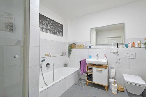 Geräumiges Vollbad - 