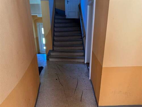 Treppenhaus - Etagenwohnung mit 42,00 m² in Zwickau zur Miete