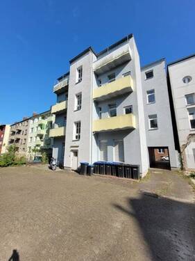 Hofansicht - 4 Zimmer Etagenwohnung zur Miete in Bremerhaven