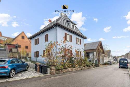 Separate Wohnungen in EG, 1. OG und DG - 