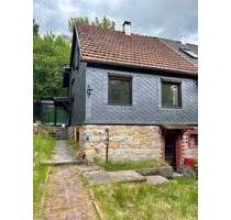 Preisreduzierung! Doppelhaushälfte mit großem Garten und Wintergarten in Schalkau!