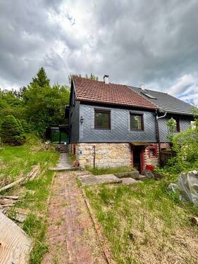 Haus - 6 Zimmer Doppelhaushälfte zum Kaufen in Schalkau