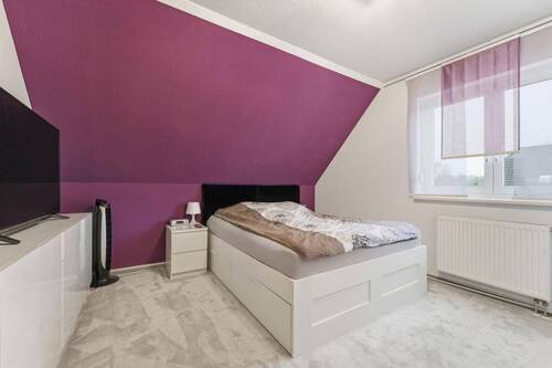 Schlafzimmer 2 - 4 Zimmer Einfamilienhaus zum Kaufen in Berlin