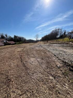 Blick über Grundstück(e) - Sonniges Baugrundstück in Wetzelsberg