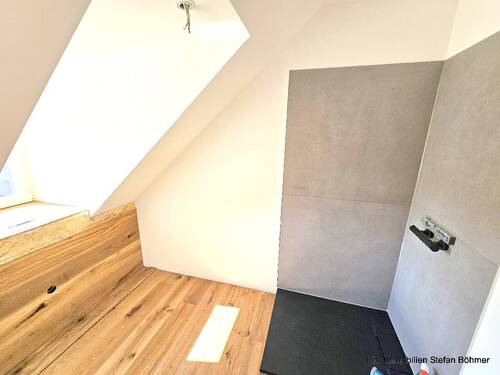 Tageslichtbad mit Dusche DG - 