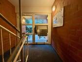 Hauseingang bzw. Treppenhaus - Etagenwohnung mit 49,90 m&sup2; in Kiel zur Miete