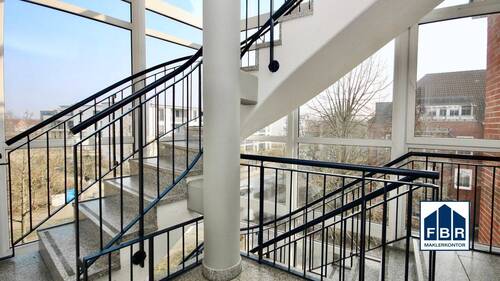 Das moderne Treppenhaus - 2 Zimmer Etagenwohnung in Schwerin