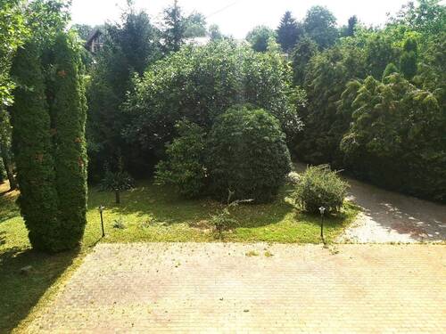  Parkplatz vor dem Haus - 