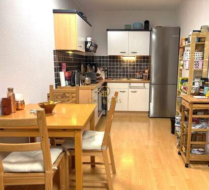 Essbereich mit Einbauküche - 