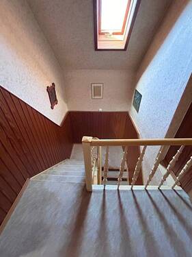 Hausflur - 5 Zimmer Einfamilienhaus zum Kaufen in Rödental