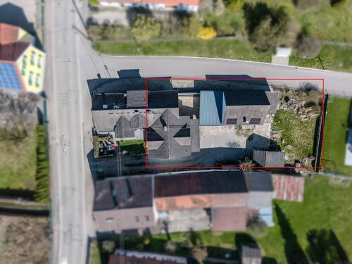 Drohnenansicht - 5 Zimmer Etagenwohnung in Holzheim