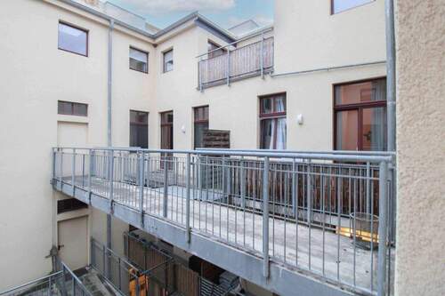 Hausrückansicht - 2 Zimmer Einfamilienhaus zum Kaufen in Magdeburg