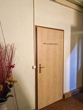 WG-02-Eingangstür - 2 Zimmer Gewerbeobjekt (Büro, Produktion, Verkauf) in Lauter-Bernsbach