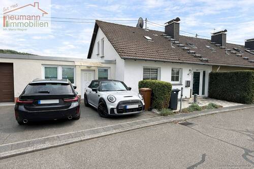 Frontansicht - 5 Zimmer Reihenendhaus in Hausen