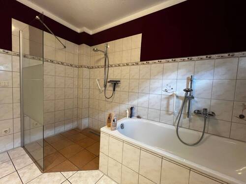 Badezimmer EG Bild 1 - 