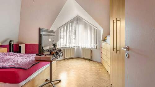 2. OG Schlafzimmer 1 - 