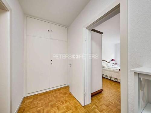 Flur mit Einbauschrank - 