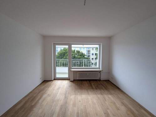 Wohnzimmer - 2 Zimmer Etagenwohnung zur Miete in Oberschleißheim