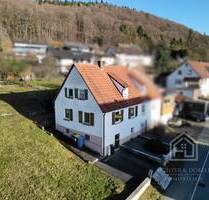 F&D | Sanierungsbedürftige Doppelhaushälfte auf großem Grundstück - Dürbheim