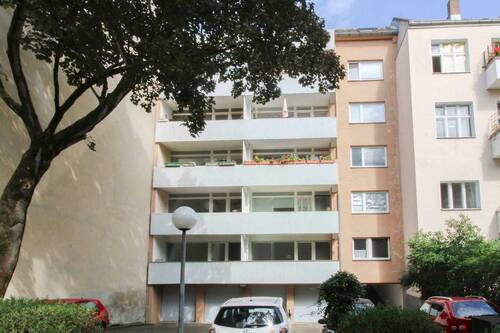 Rückansicht - 2 Zimmer Mehrfamilienhaus, Wohnhaus zum Kaufen in Berlin