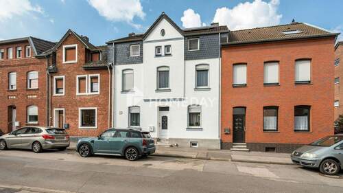 Außenansicht 1 - Idyllisches Wohnen in Eschweiler-Bergrath - Großzügiges Reihenmittelhaus mit Garten