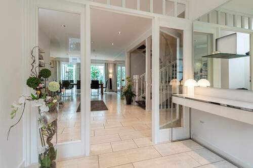 Einladender Windfang - Einfamilienhaus mit 310,00 m² in Wohltorf zum Kaufen